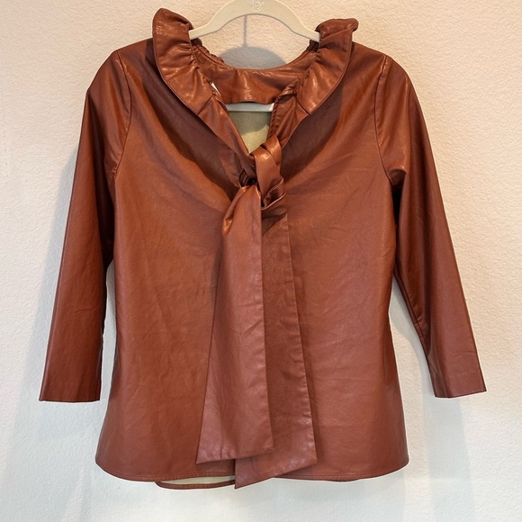 Tuckernuck Cognac Faux Leather Faye Ruffle Bow Neck Quarter Sleeve Blouse- XS - Picture 6 of 9